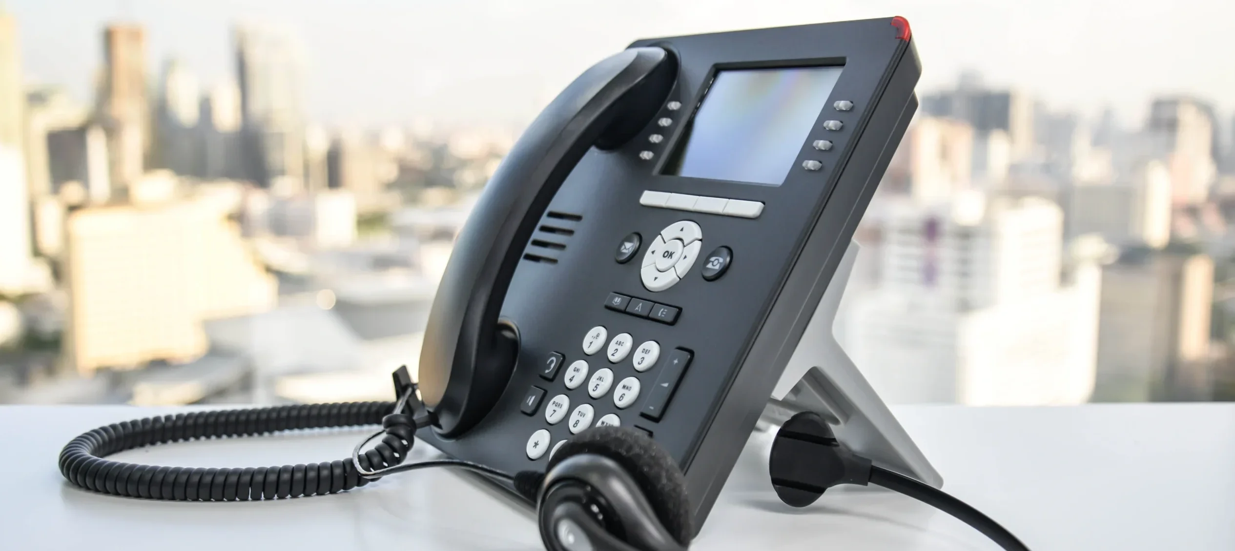 20622710_headset-and-the-ip-phone